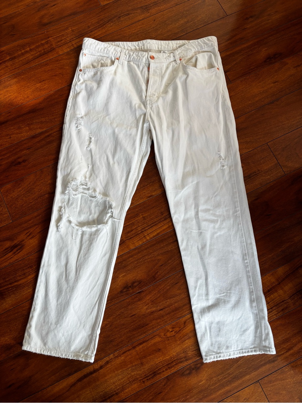 Women’s H&M White Distressed Jeans - 90s boyfriend